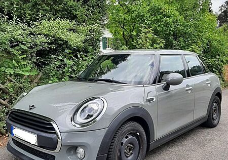 Mini ONE 5 Türer 1. Hand Teilleder Scheckheftgepflegt