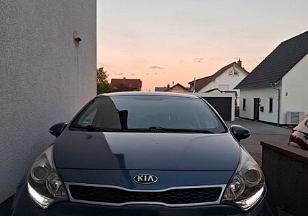 Kia Rio 1.4 Spirit Spirit Vollausstattung