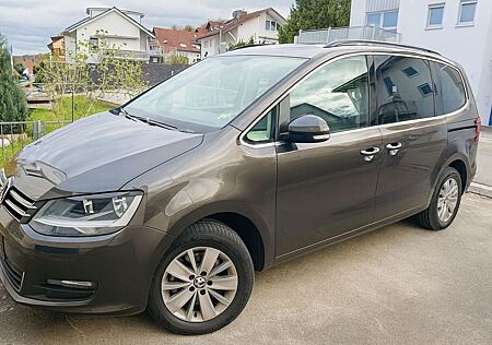 VW Sharan gebraucht kaufen VW Sharan Volkswagen 2.0 TDI SCR DSG BMT Comfortline 7-Sitzer