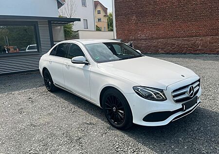 Mercedes-Benz E 200 2.Hand Autom.9G LED NAVI PARKASS: