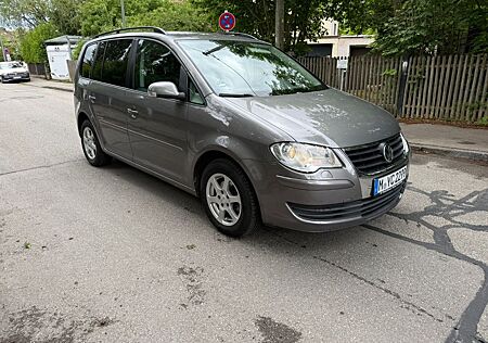 VW Touran Volkswagen 2.0 TDI 103kW DSG DPF -Automatik