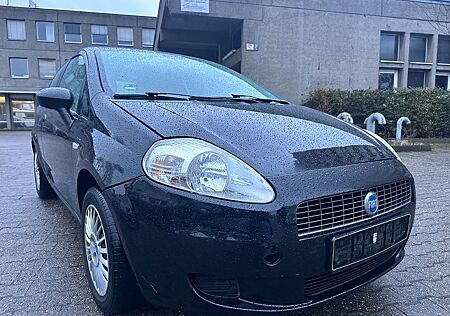 Fiat Grande Punto 1.4 8V Dynamic KLIMA /TÜV NEU