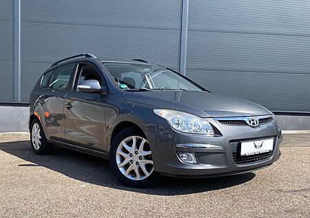 Hyundai i30 cw Style*TÜV NEU/SHZ/KILAMAUTO./ALUFELGEN*