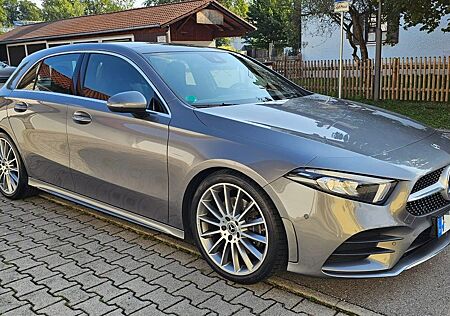 Mercedes-Benz A 220 4MATIC DCT -