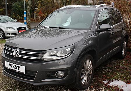 VW Tiguan Volkswagen 2.0 TDI DSG 4MOT. Navi Xenon Pano. Standh