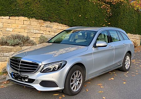 Mercedes-Benz C 220 CDI 4MATIC T Autom. -