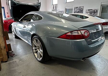 Jaguar XK 4.2L V8 Coupé keyless go 20 Zoll