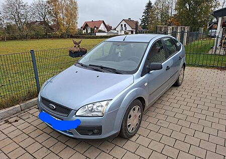 Ford Focus 1.6 , Klima, Ahk, neu teile