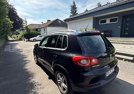 VW Tiguan Volkswagen 2.0 TDI Automatik 4MOTION