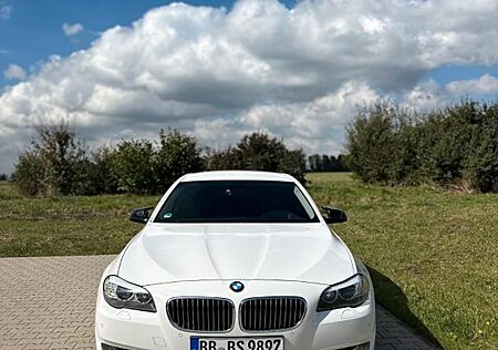 BMW 525d -3.0L-6.Zyld-ProfNavi-AbstTempo-SportFw