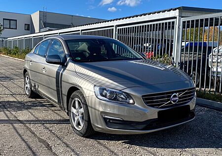 Volvo S60 2.0 D3 Lim. Kinetic Automatik *1. Hand*