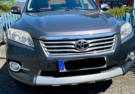 Toyota RAV 4 2,2-l-D-4D 4x4 Travel Automatik