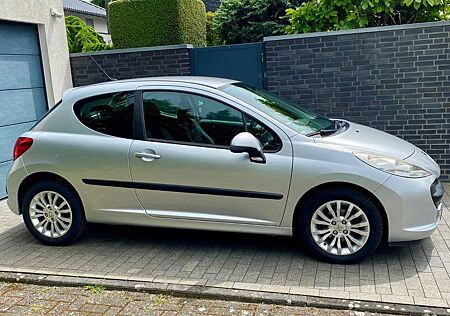 Peugeot 207 1.Hand, Checkheft, 80.000 km, unfallfrei