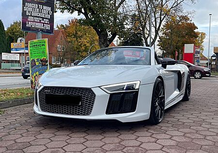 Audi R8 V10 Plus,Voll Garantie,Suzukagrau 3xCarb