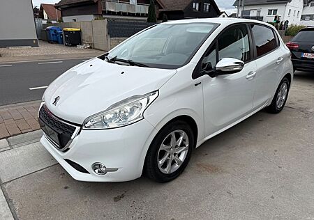 Peugeot 208 Style / Klima / Sitzheizung /5 Türig