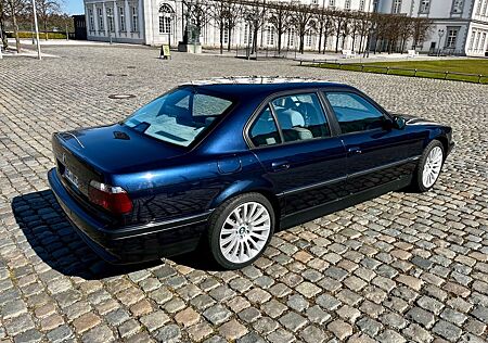 BMW 740i A