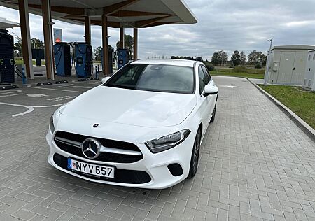 Mercedes-Benz A 180 -