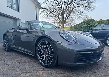 Porsche 992 Carrera 4 Allrad mit Tageszulassung 25KM NEU