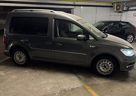 VW Caddy Volkswagen 2,0TDI 110kW BMT DSG Alltrack 5-Sitzer...