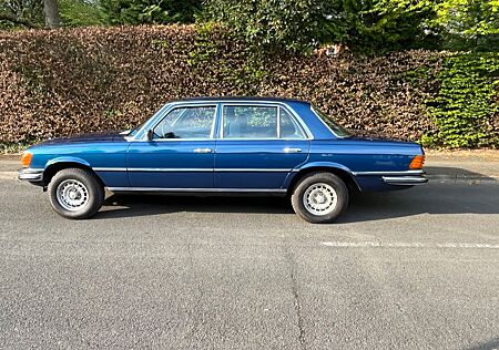Mercedes-Benz 450 1975 Mercedes SEL 6.9 in Magnetite Blue