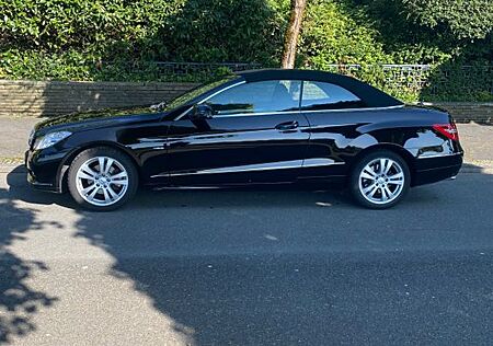 Mercedes-Benz E 200 Cabriolet BlueEFF. AVANTGARDE AV...