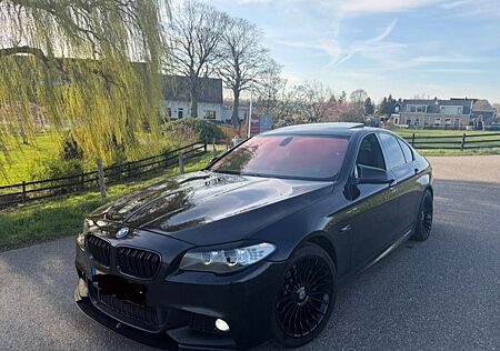 BMW 525D 5-SERIE 3.0 300+HP FULL OPTION!