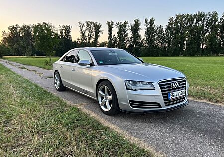 Audi A8 4.2 FSI tiptronic quattro -