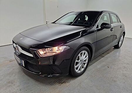 Mercedes-Benz A 180 Progressive Allwetterreifen AHK