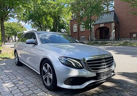 Mercedes-Benz E 220 Avantgarde Navi CAM PDC originalfarbe TOP