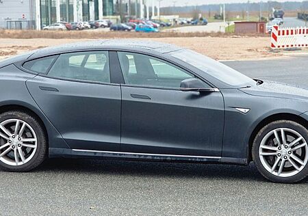 Tesla Model S 85 -