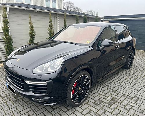 Porsche Cayenne GTS mit Porsche Approved / Garantie