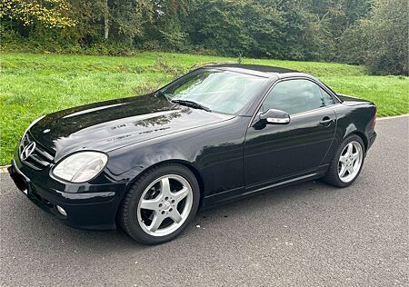 Mercedes-Benz SLK 320 V6 AMG Felgen Leder Navigation