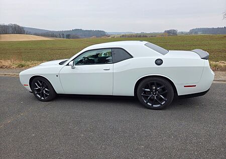 Dodge Challenger 5.7 HEMI Top Zustand BJ. 08.2019
