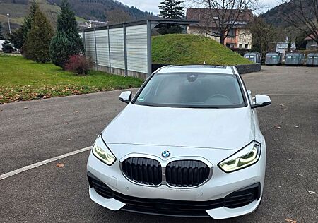 BMW 120i ACC/LED/SHZ/Panorama/HiFi/Garantie/RFK