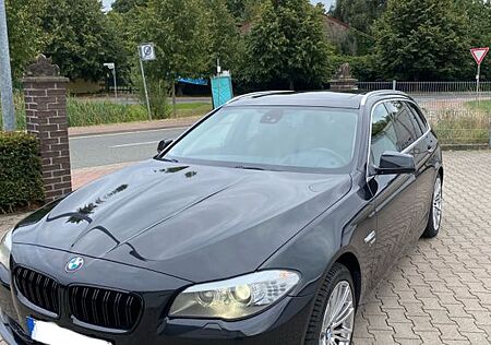 BMW 525d xDrive Touring PANO*AUTO*LEDER