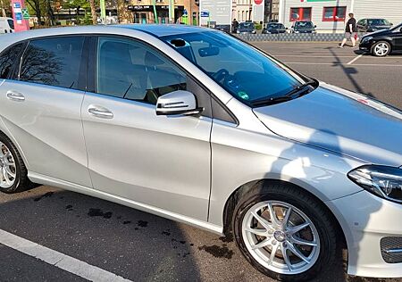 Mercedes-Benz B 250 4MATIC DCT