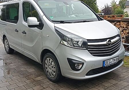 Opel Vivaro Biturbo 1.6 - 9 Sitzer