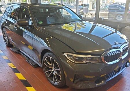 BMW 320x SP Line LiveP Pano Laser STHZ Hifi ACC Kam