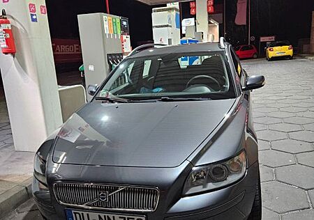 Volvo V50 1.6 101 PS Sehr gepflegter Kombi !