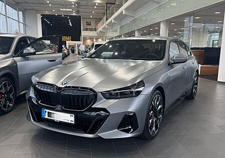 BMW 550e xDrive *M Pro/Komf.Sitz/B&W/DriveAssPro*