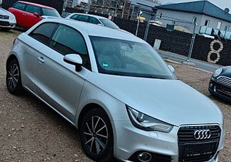 Audi A1 1.4 S-Tronic Top Ausstattung Tüv Neu Garantie