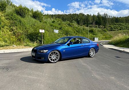 BMW 320d Coupé Montegoblau Heckrollo Kette Neu