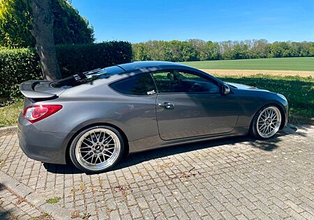 Hyundai Genesis Coupe 3.8 V6 - KW V3, JR23 Felgen etc.