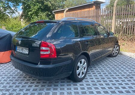 Skoda Octavia Combi 1.6 FSI Elegance Elegance