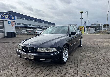 BMW 523i
