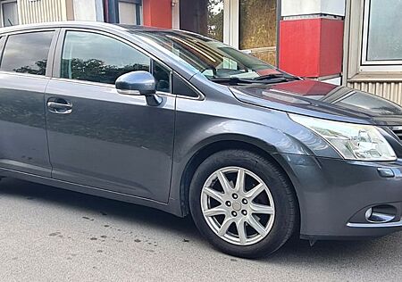 Toyota Avensis Combi Executive 1.8 Automatik, Benzin