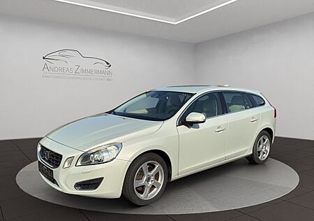 Volvo V60 2.0 T Summum AHK/ASSISTENZ/XENIUM/4C/KEY