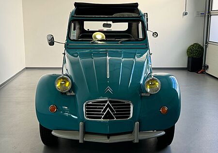 Citroën 2 CV /Restauriert/Bilddoku/seltene Farbkombi/toll