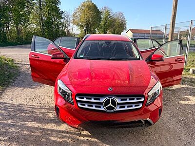 Mercedes-Benz GLA 180 Automatik