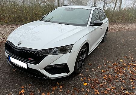 Skoda Octavia 2.0 TSI DSG RS - Vollausstattung